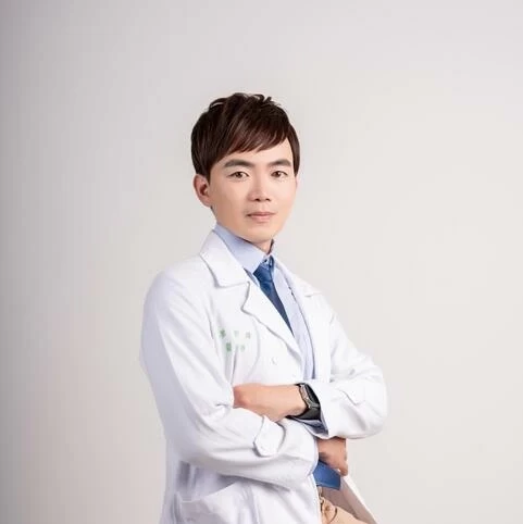 廖哲緯 臨場服務醫師